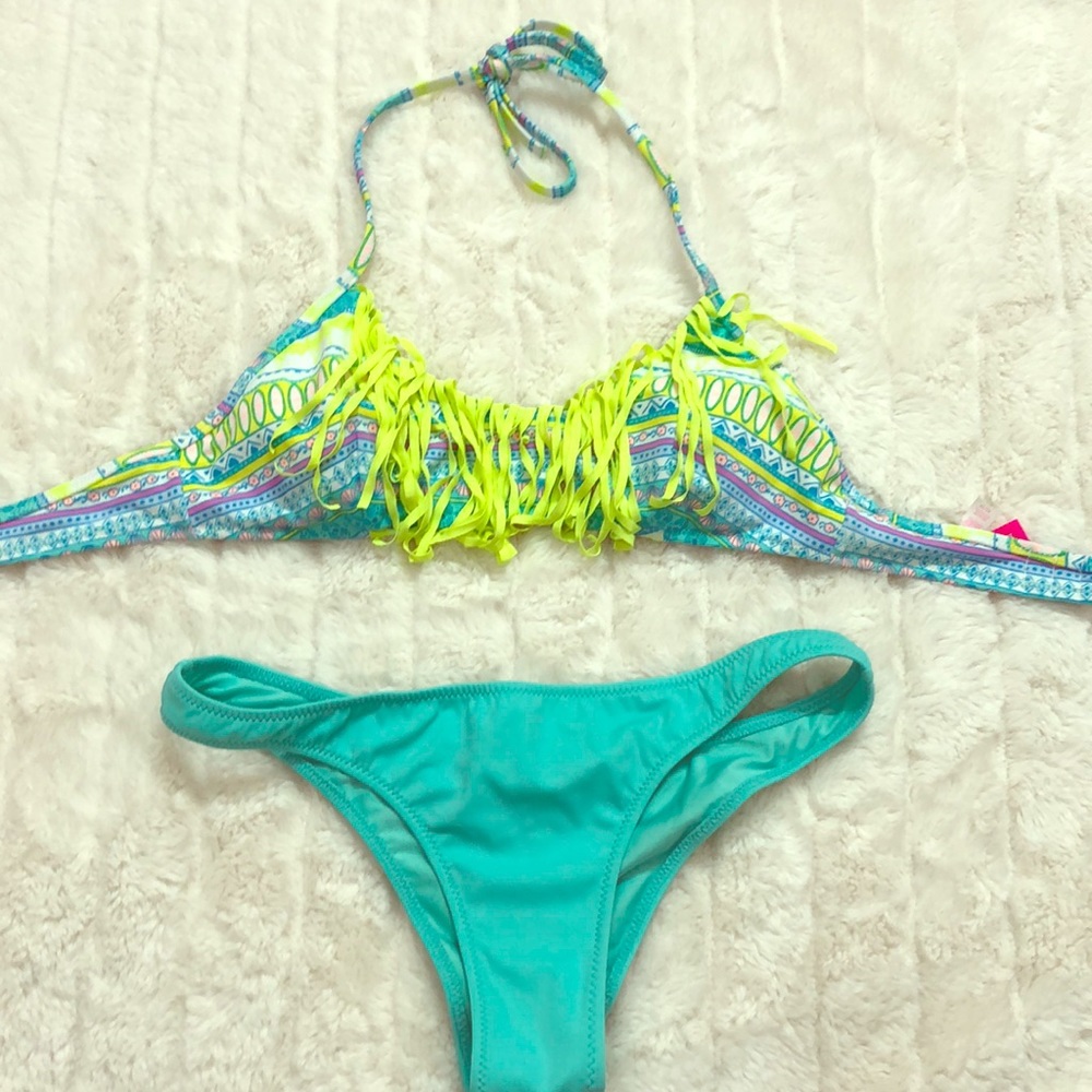Victoria’s Secret bikini